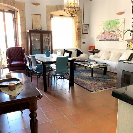 Relais Del Porto Hotel Каляри Екстериор снимка